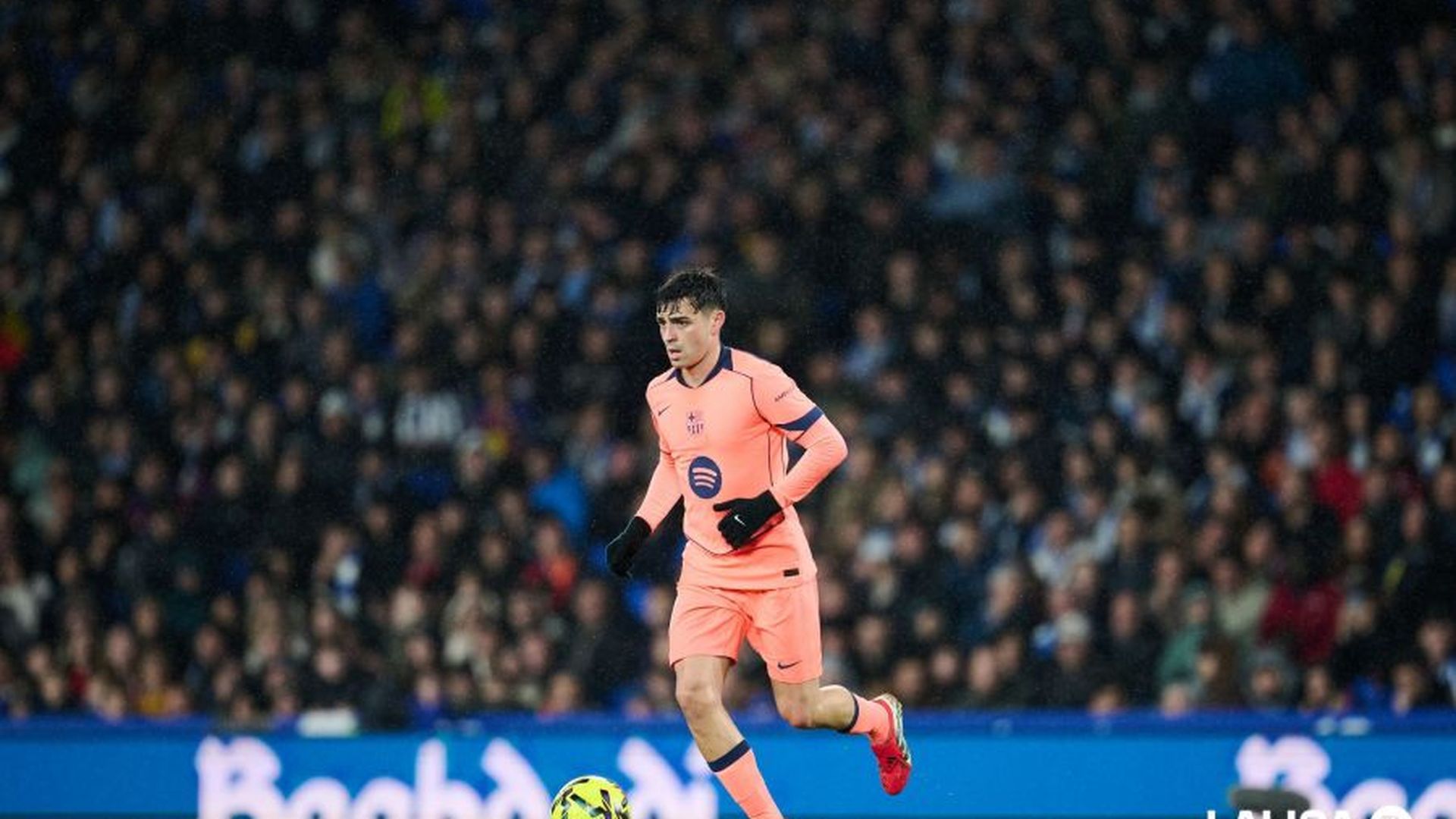 Pedri, durante el Real Sociedad - Barcelona.