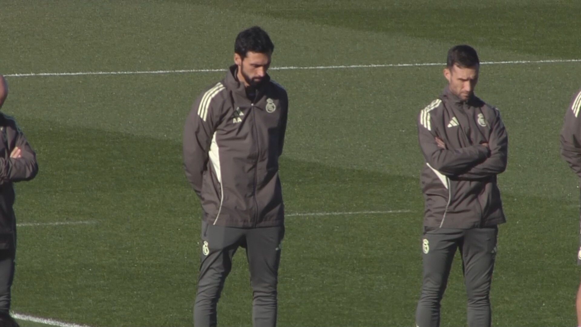 Álvaro Arbeloa en el minuto de silencio por las víctimas del accidente de Adamuz