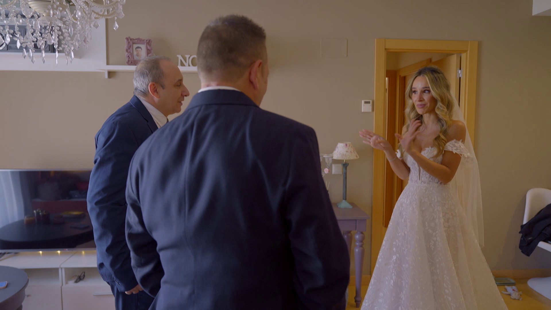 Las lágrimas de Ainhoa con sus hermanos al acordarse de dos seres queridos que ya no están