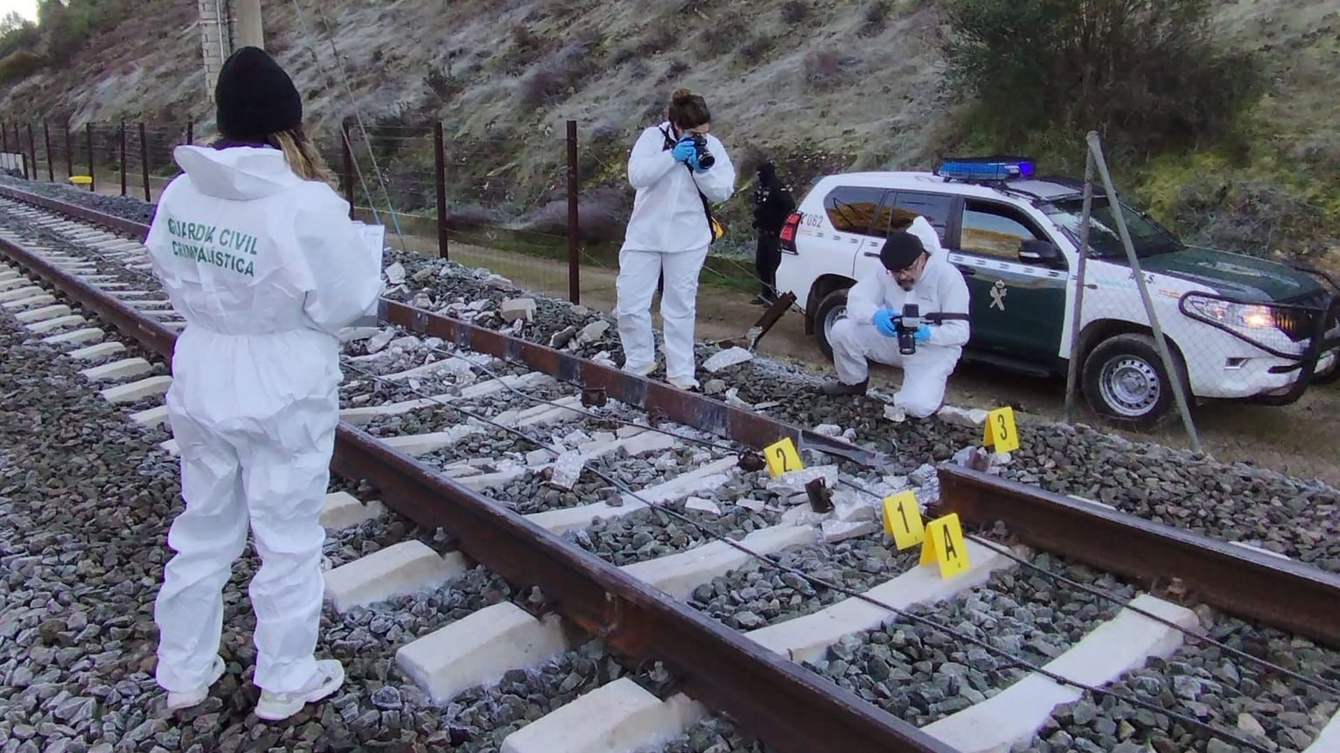 El fragmento que falta de la vía en el lugar del accidente de Adamuz