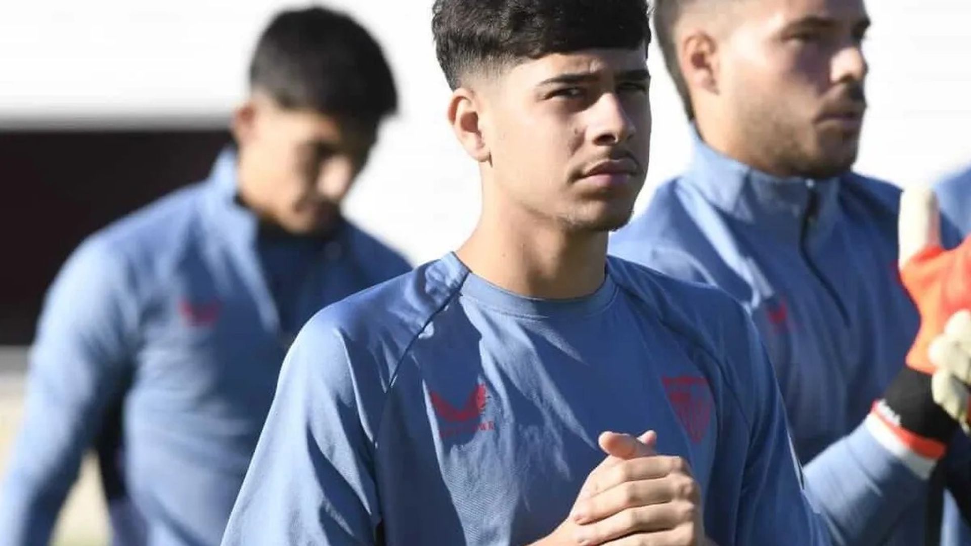 Alexis Ciria, entrenando con el primer equipo del Sevilla FC
