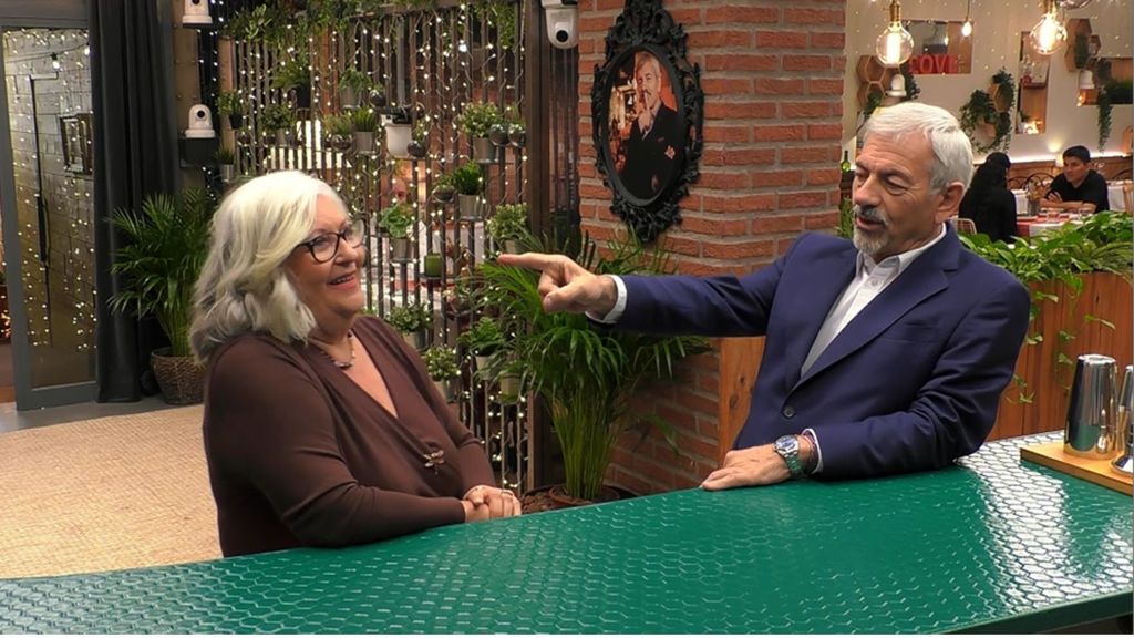 Carlos Sobera, perplejo ante las miraditas de una soltera a Matías: "Yo he estado con uno como él"