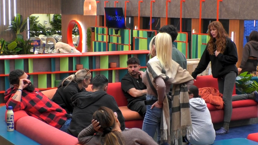 La casa descubre la salida de Canales