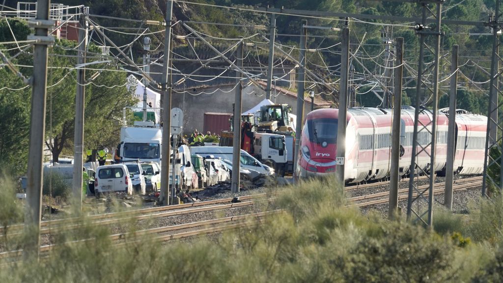 La investigación trata de determinar si la rotura de un tramo de la vía es "la causa o la consecuencia" del accidente ferroviario de Adamuz