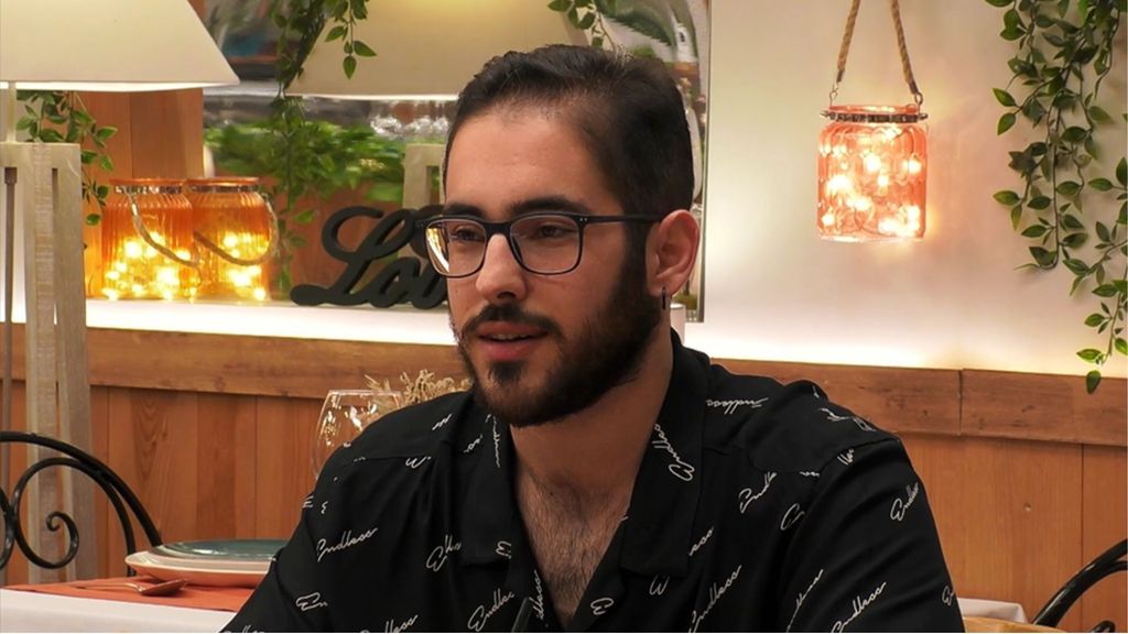 La reacción de un soltero al descubrir la dura infancia de su cita de 'First Dates': "Me he quedado a cuadros"