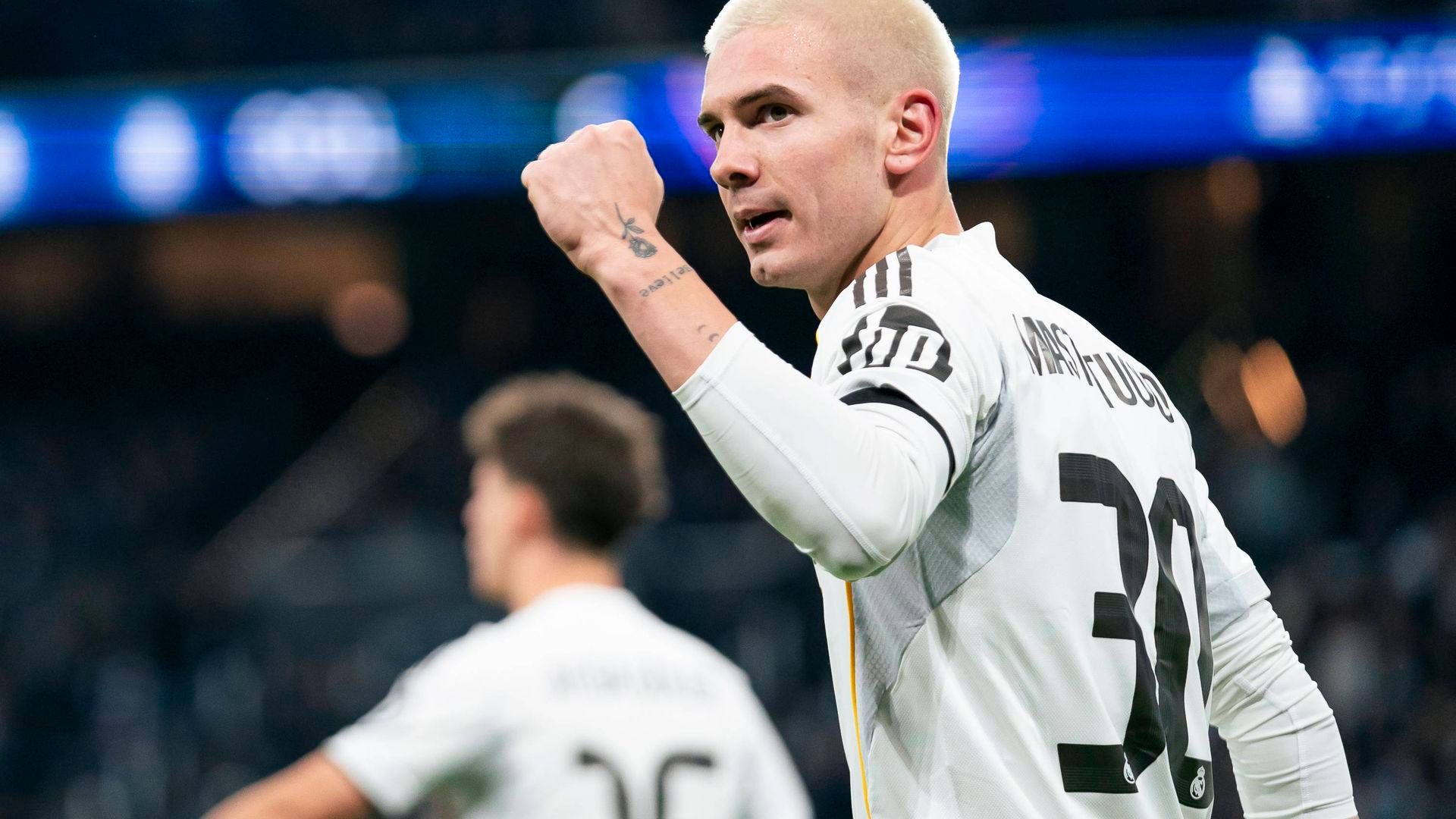 Mastantuono celebrando su gol ante el Mónaco