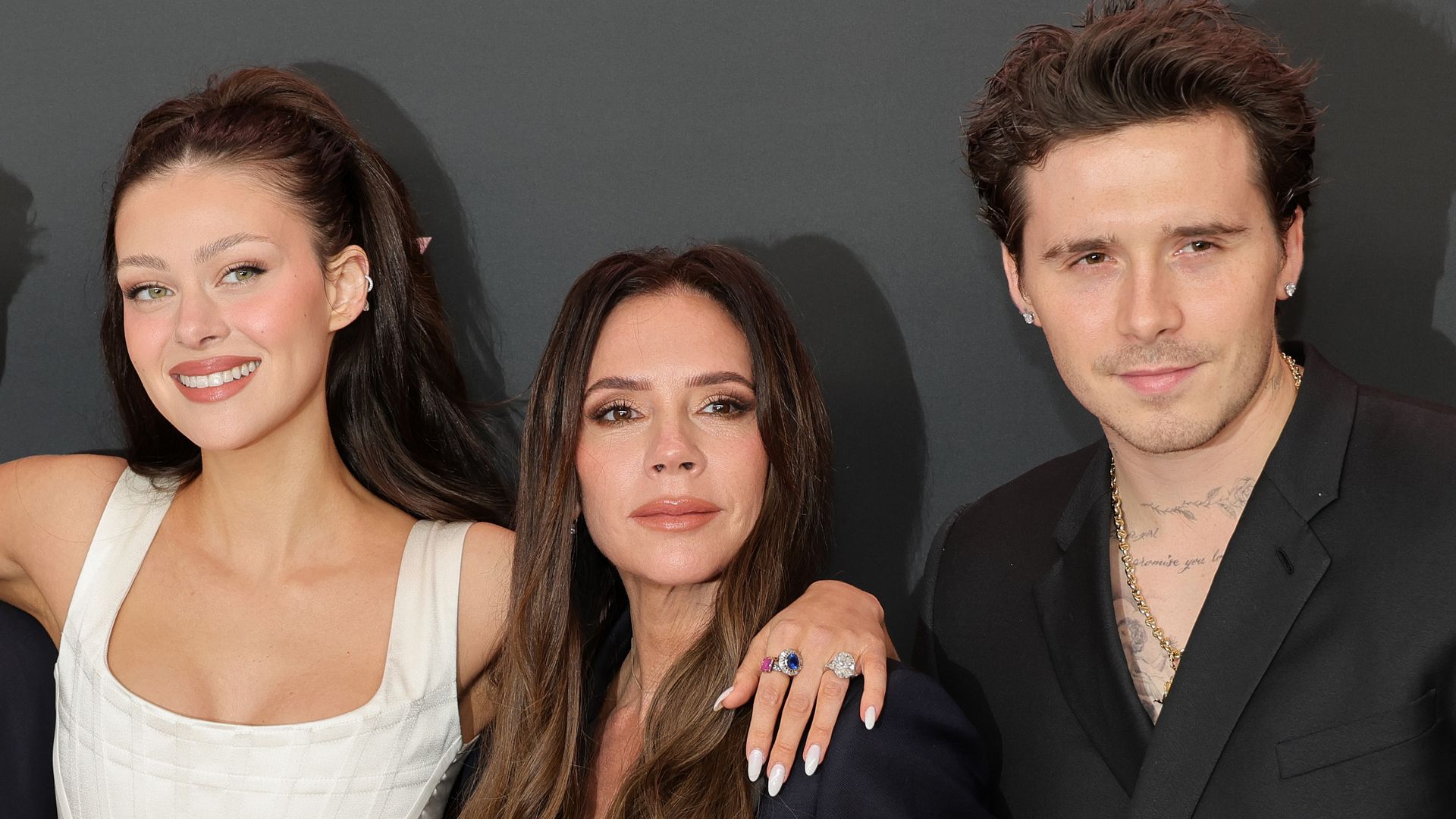 Nicola Peltz, Victoria y Brooklyn Beckham, en una fotografía de archivo