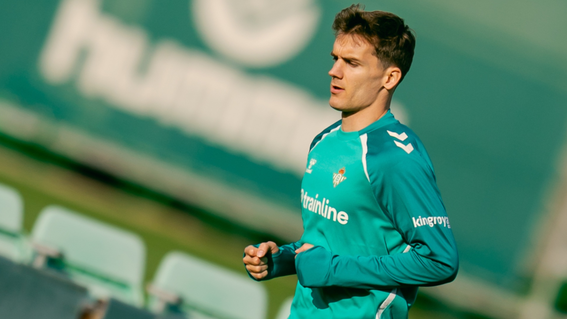 Diego Llorente, en un entrenamiento del Betis