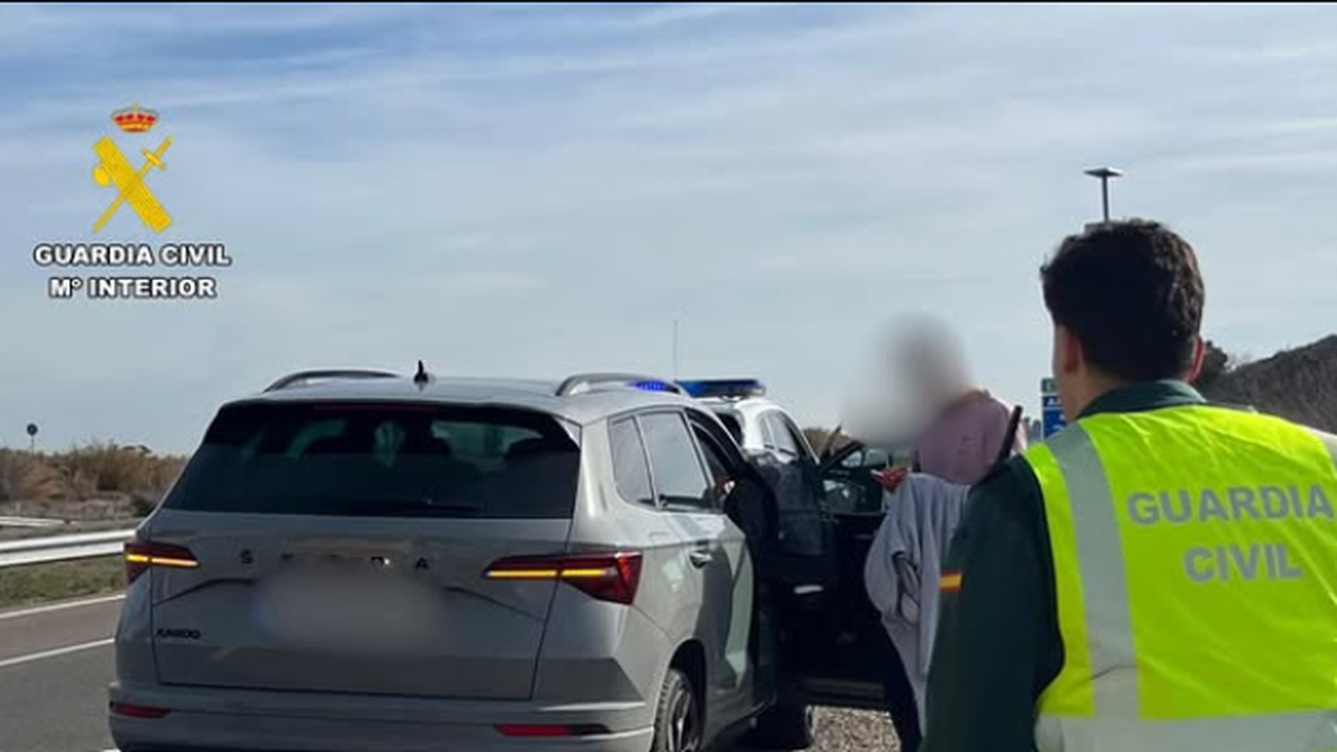 Una mujer se pone de parto en medio de una autopista en Zaragoza