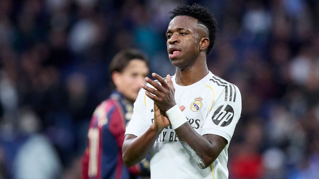 Roberto Gómez señala al Bernabéu tras los pitos a Vinicius: "Qué vergüenza de afición"