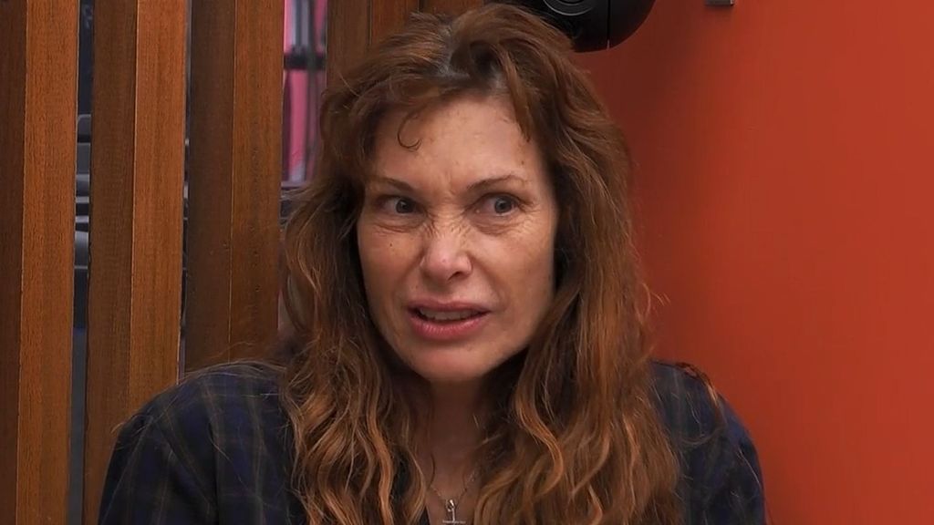 Los reproches entre Carlos Lozano y Cristina Piaget tras salvarse este de la expulsión: ''Tengo mis dudas, ya estoy harto''