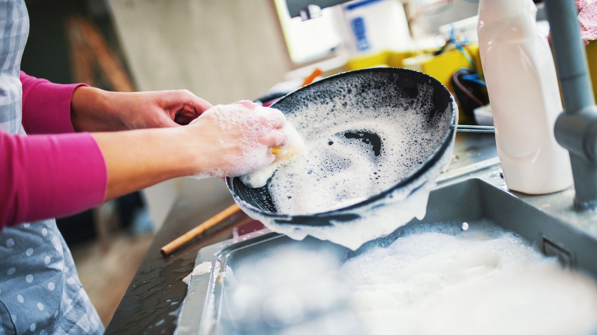 En ocasiones no solo el detergente es suficiente En ocasiones no solo el detergente es suficiente