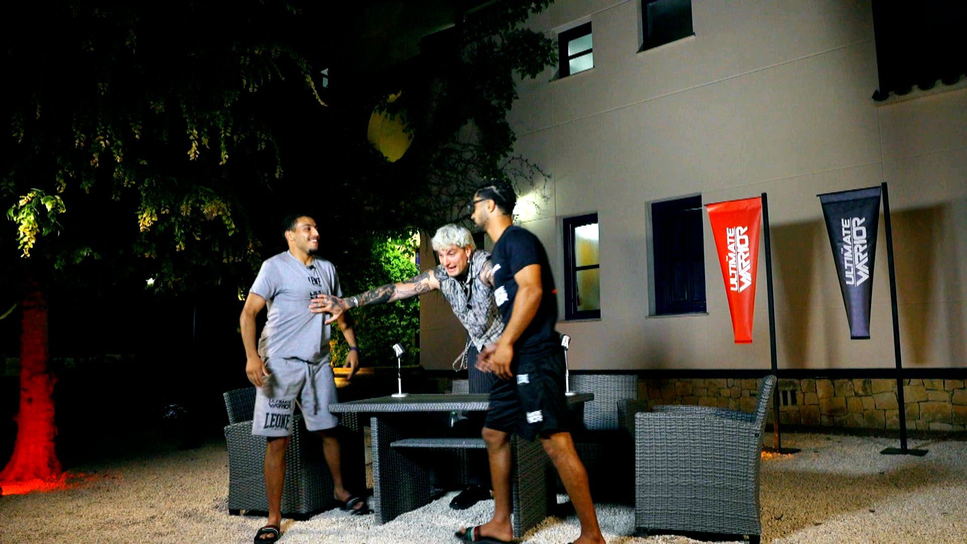 Ibrahim y Anas protagonizan una pelea y Misho tiene que intervenir para separarlos