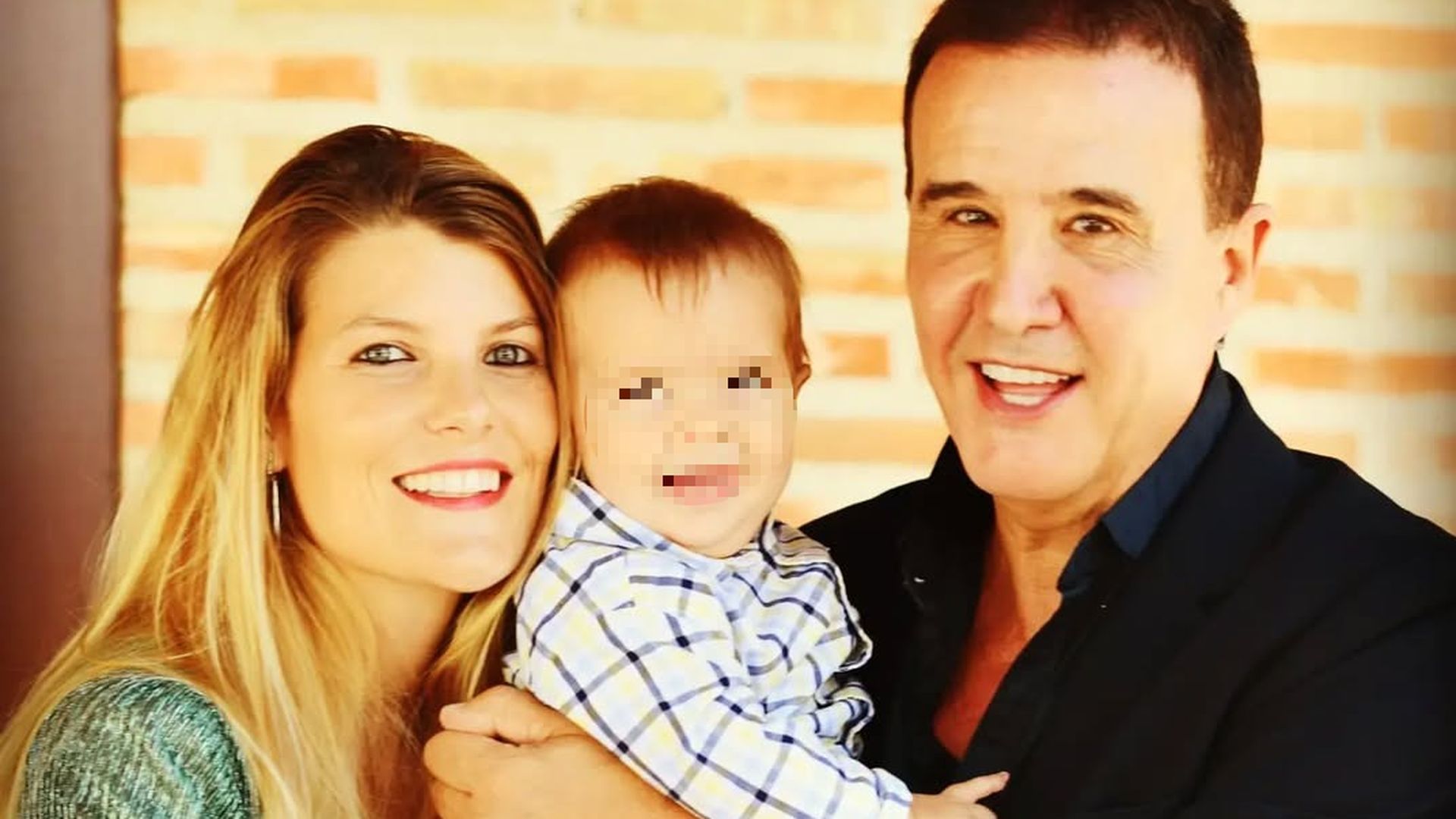 José Ramón de la Morena, Laura Vázquez y su hijo en común José Ramón de la Morena, Laura Vázquez y su hijo en común