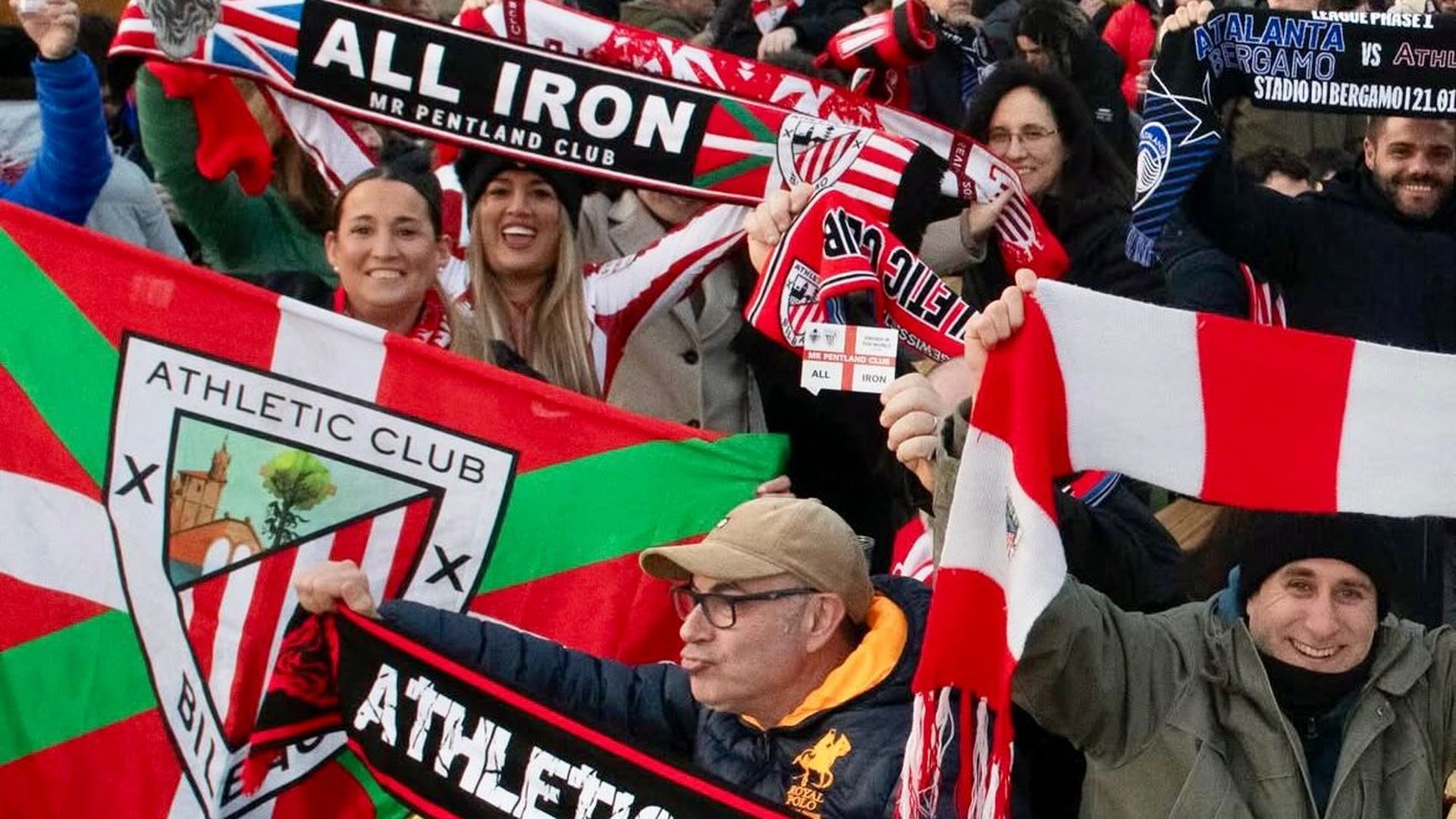 La afición del Athletic se deja oír en Bérgamo en la Champions