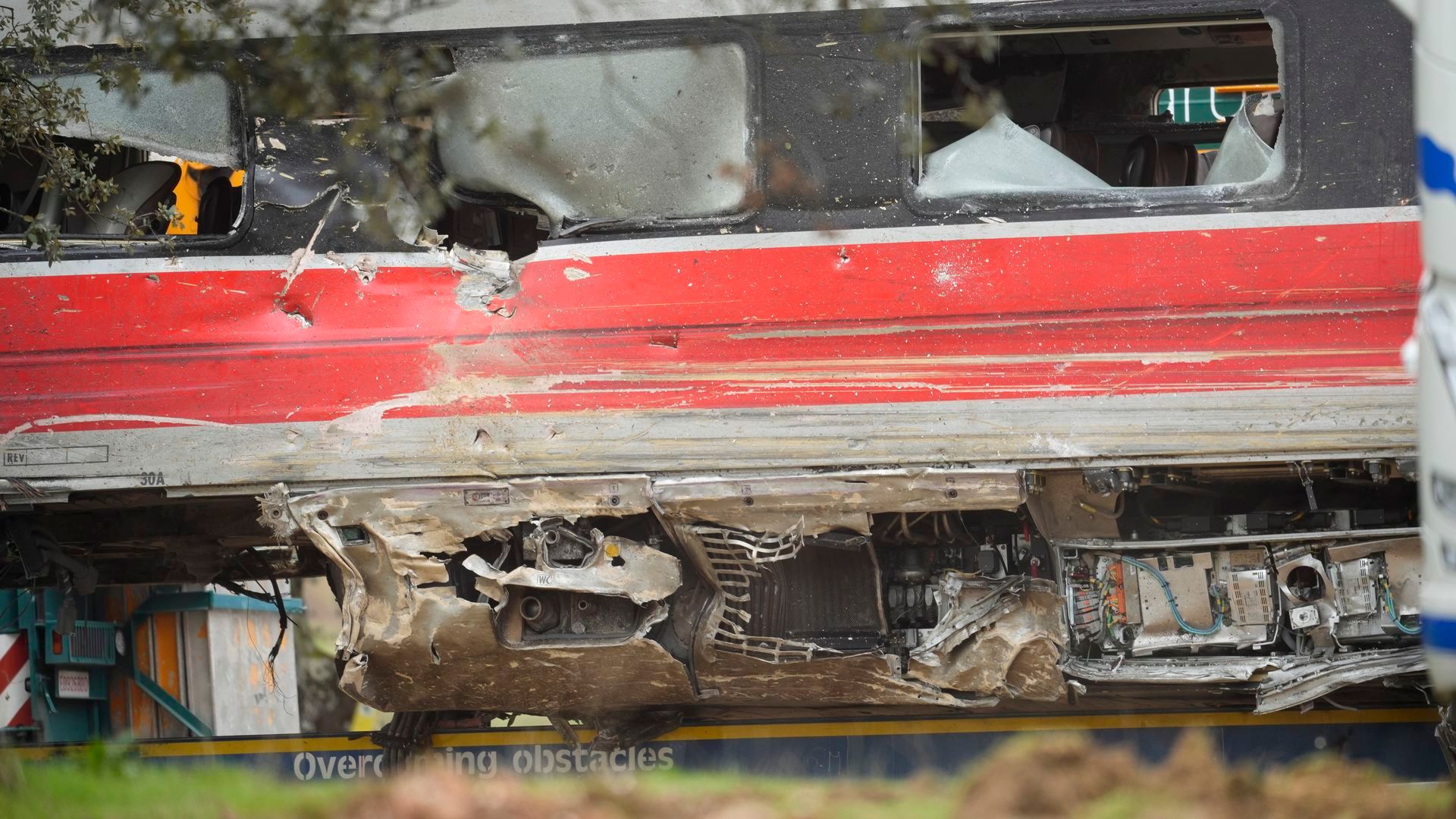 La llamada de Atocha con el Alvia del accidente ferroviario de Adamuz: “Tengo sangre en la cabeza, no sé si voy a poder llegar hasta el maquinista”