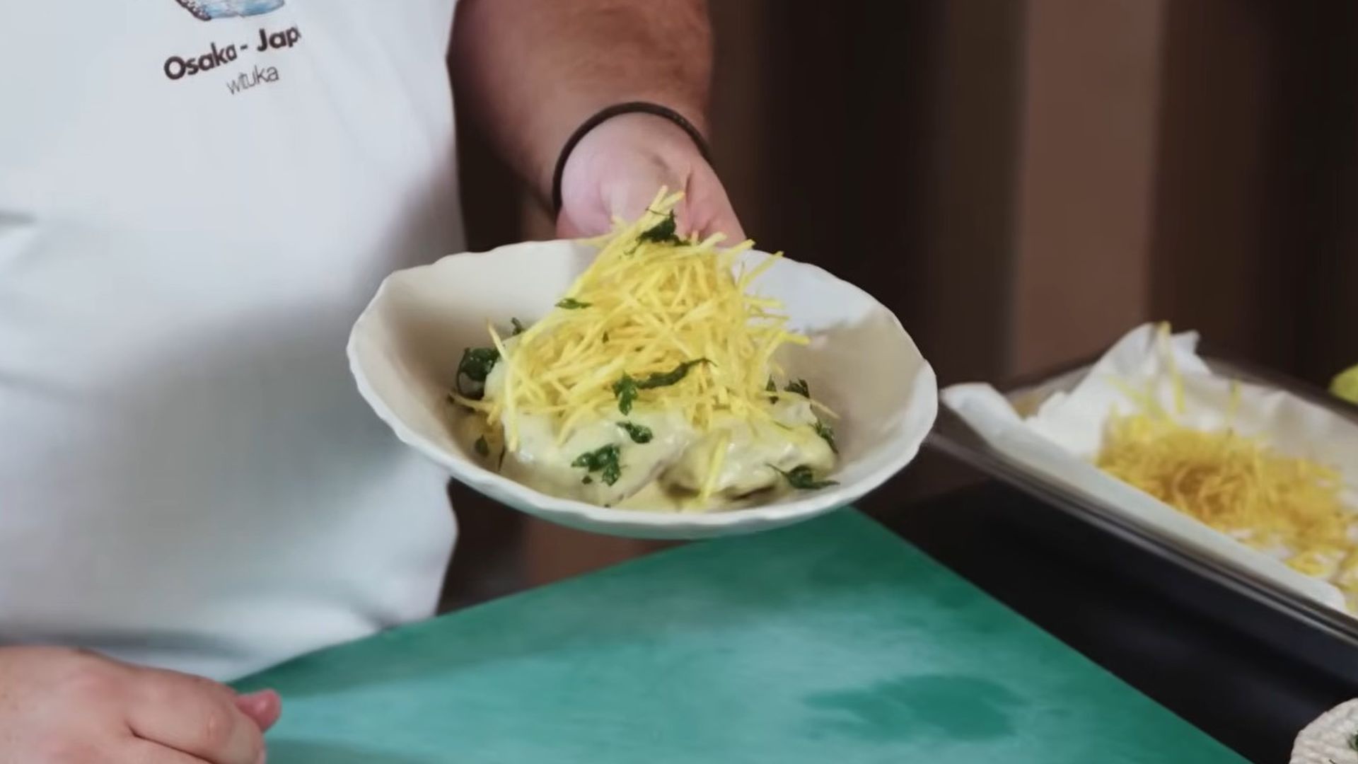 Las carrilleras de Dani García con patatas gajo