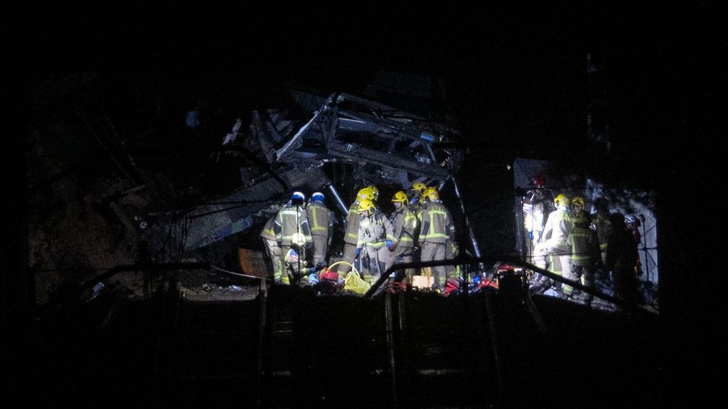 Los angustiosos instantes tras el choque mortal de un tren de Rodalies contra un muro de contención en Gelida, Barcelona: "Hay mujeres aquí, ¡venid!"