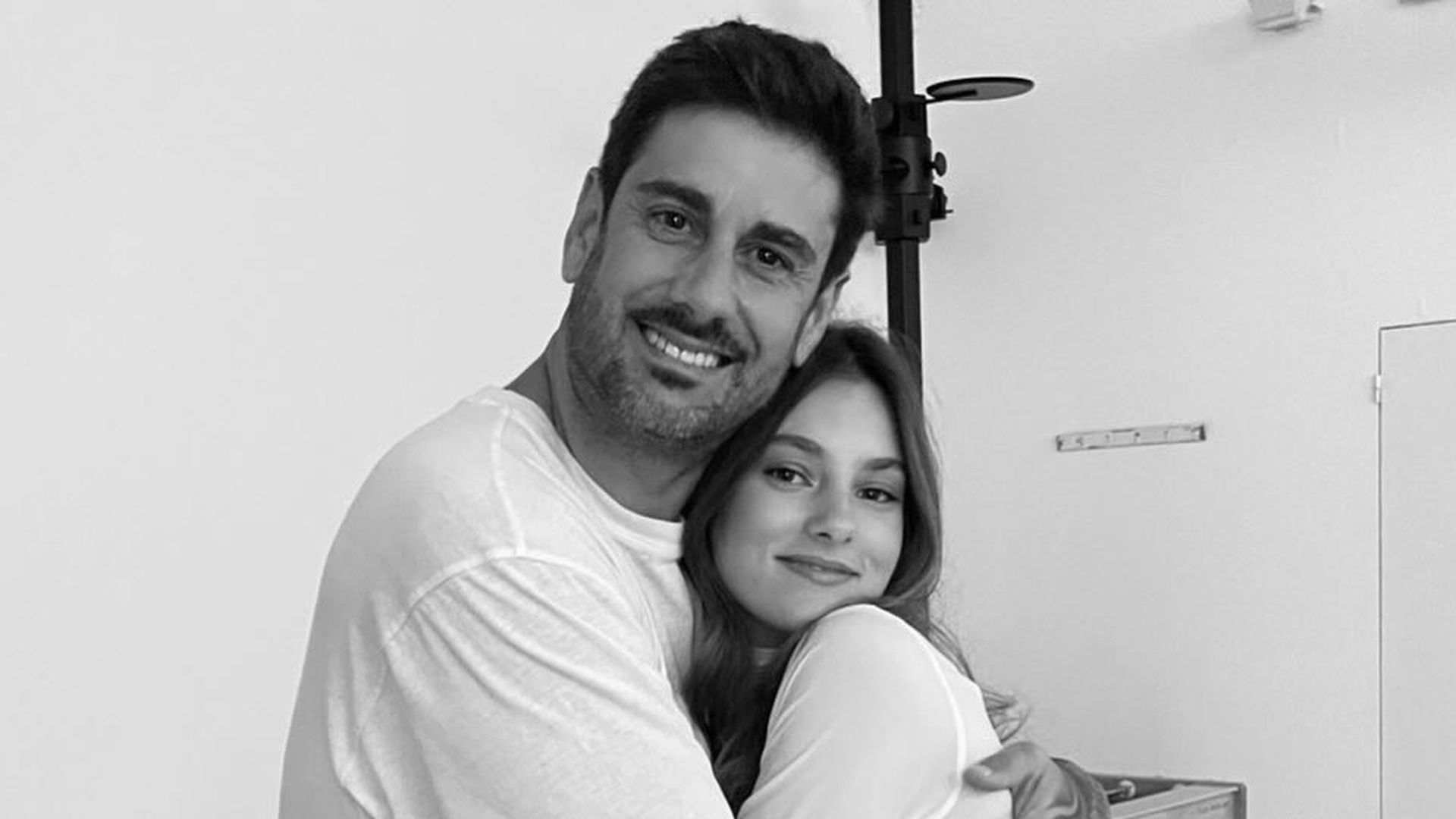 Melendi y su hija Carlota, en una fotografía de redes socialesy su hija Carlota, en una fotografía de redes socialeslendii_1768950021_3814551715714721405_1441133924