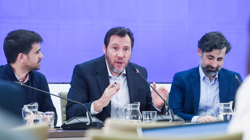 Óscar Puente defiende que es "evidente" que el accidente de Adamuz no tiene nada que ver con el mantenimiento