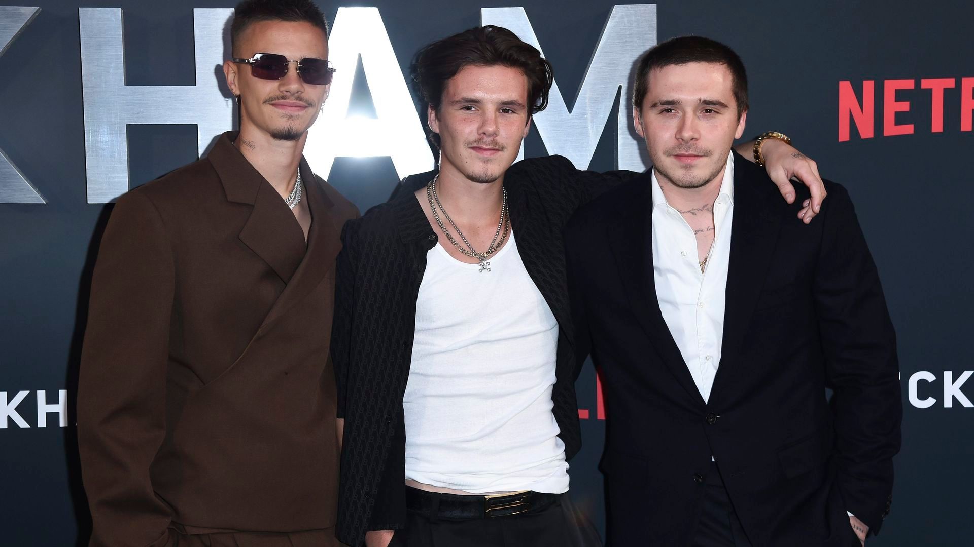 Romeo, Cruz y Brooklyn Beckham, en una imagen de 2023