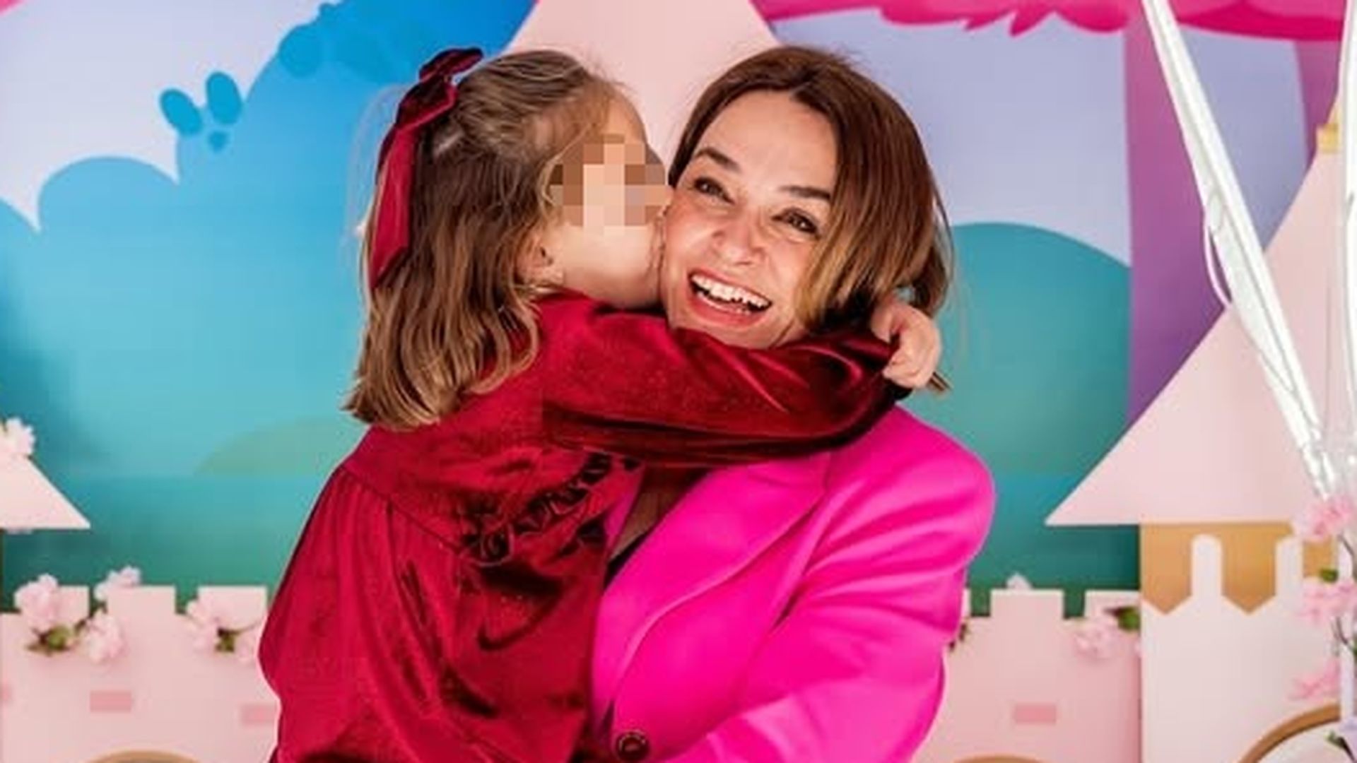 Toñi Moreno y su hija, Lola, en su red social