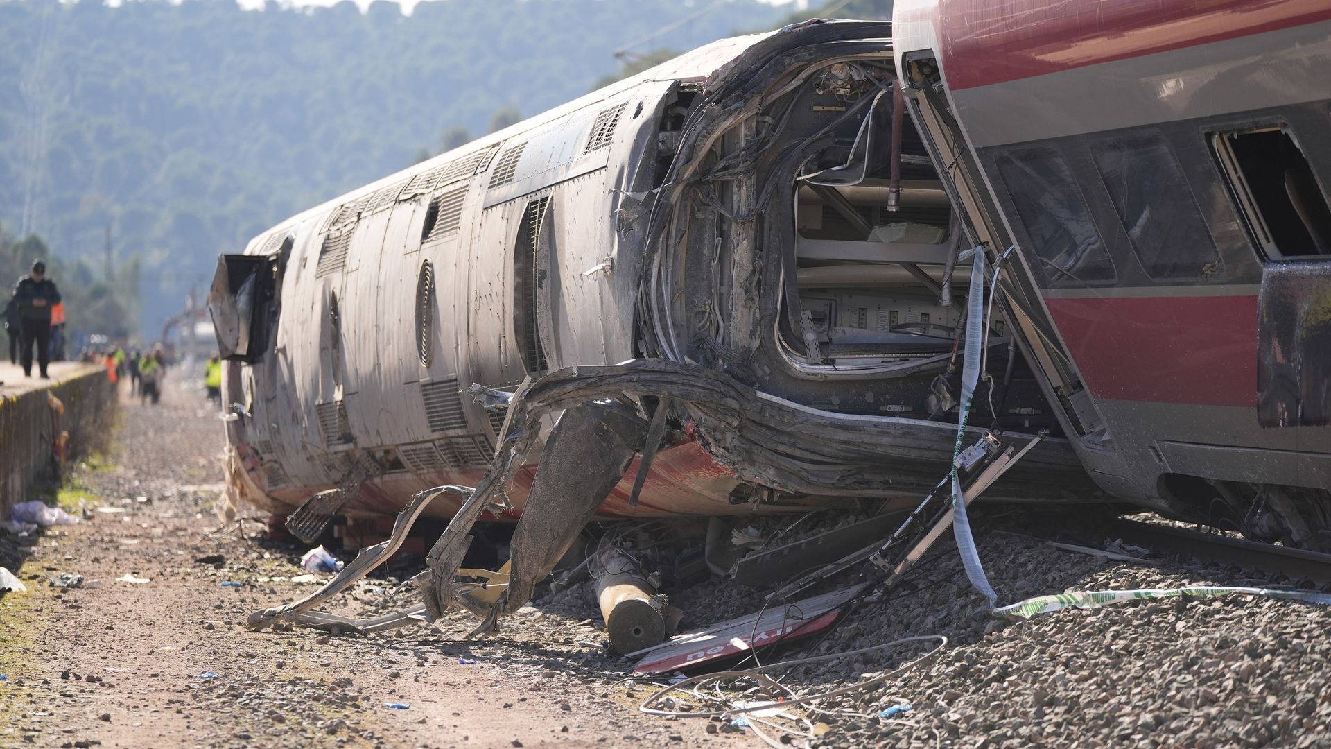 Uno de los vagones del tren de Iryo que descarriló, a 20 de enero de 2026, en Adamuz, Córdoba, Andalucía (España). El descarrilamiento de un tren de alta velocidad y la posterior colisión con otro convoy, ocurrido en la tarde de este domingo en Adamuz (Có