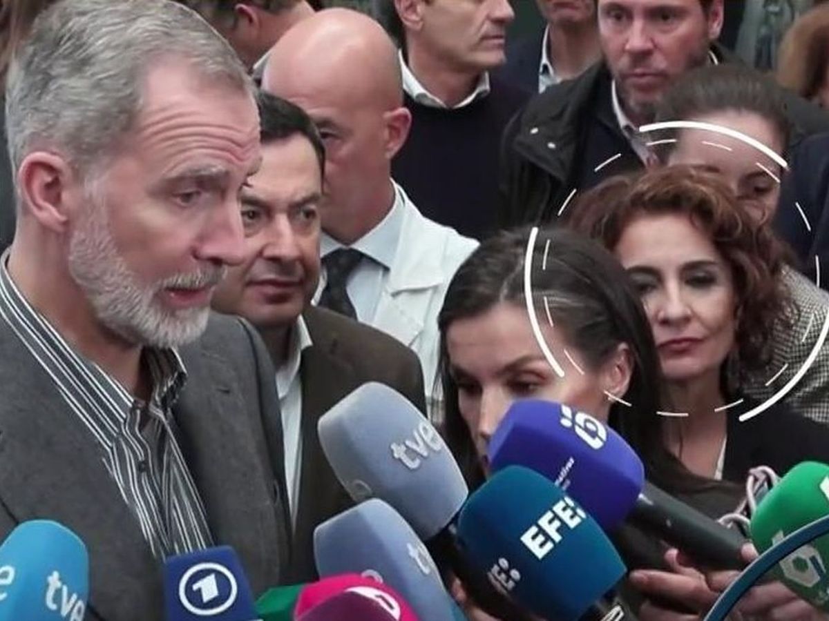 El análisis del criticado comportamiento de María Jesús Montero junto a los  Reyes en Adamuz: "Está haciendo campaña"