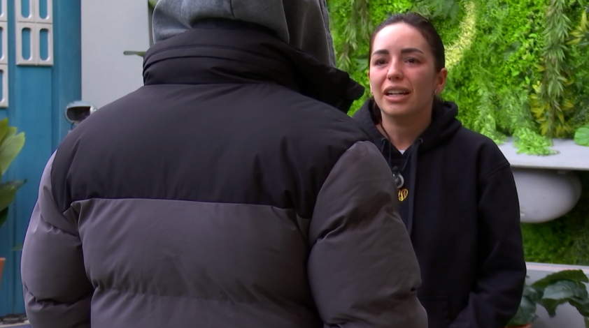 Anita rompe a llorar