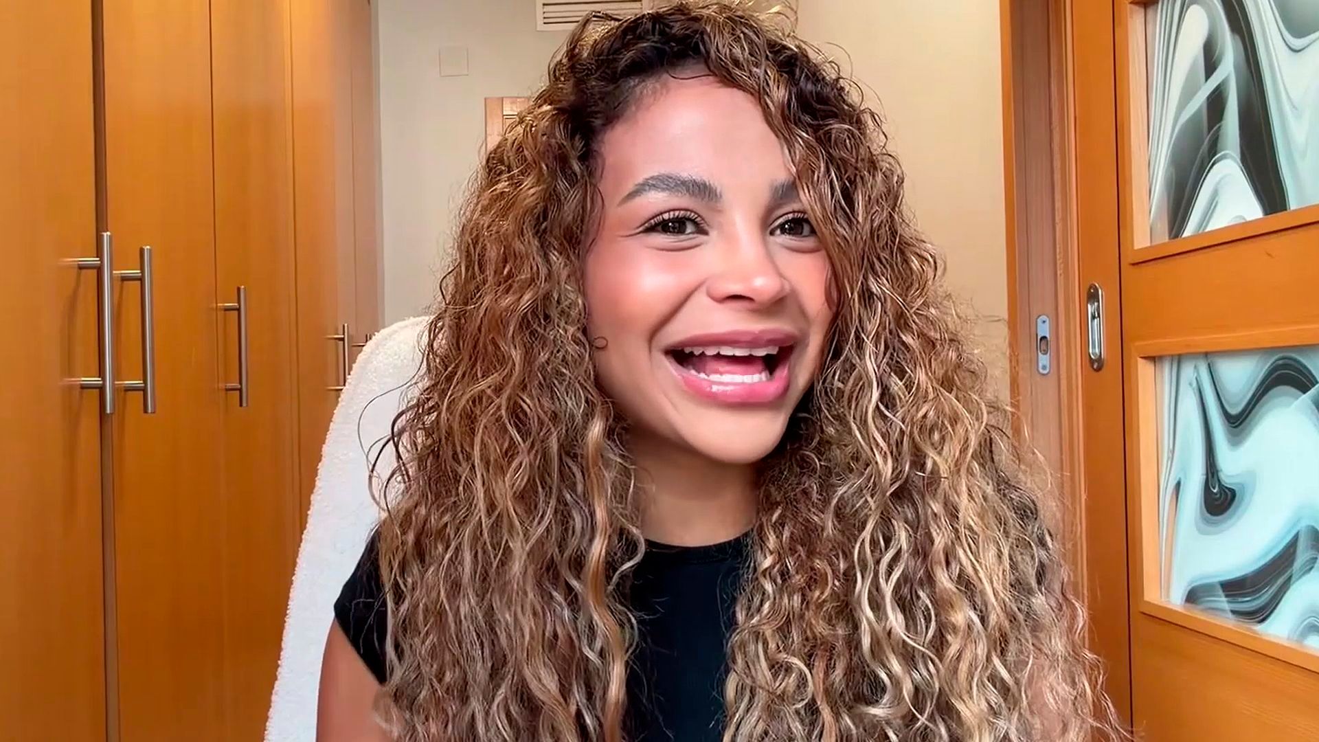 Así le explicó Mayeli Díaz a Álvaro Rubio que esperan su primer hijo juntos Mi familia imperfecta Temporada 1 Top Vídeos 4