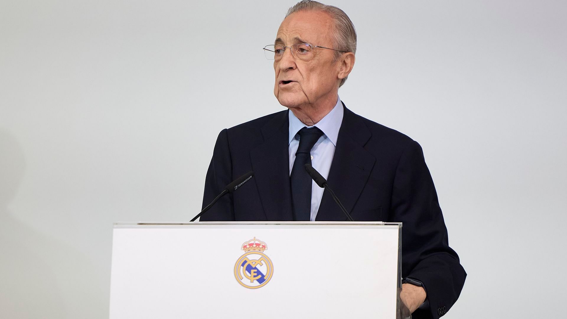 Florentino Pérez hablando como presidente del Real Madrid Florentino Pérez hablando como presidente del Real Madrid