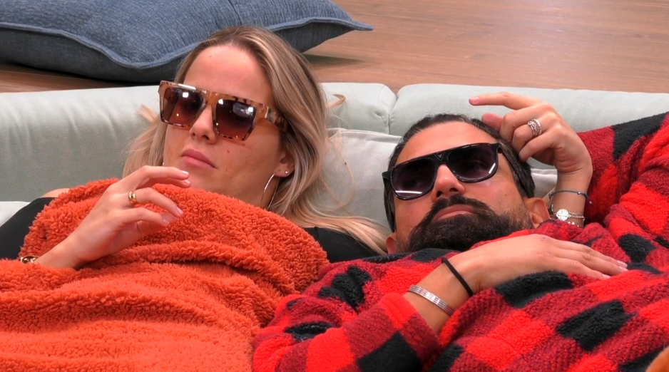 Gloria y John en el salón