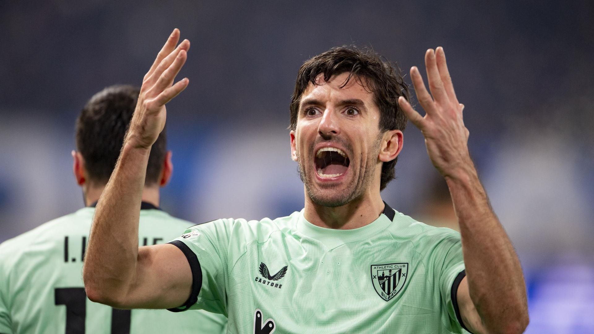 La garra de Dani el Vivian ante la Atalanta en la Champions La garra de Dani el Vivian ante la Atalanta en la Champions