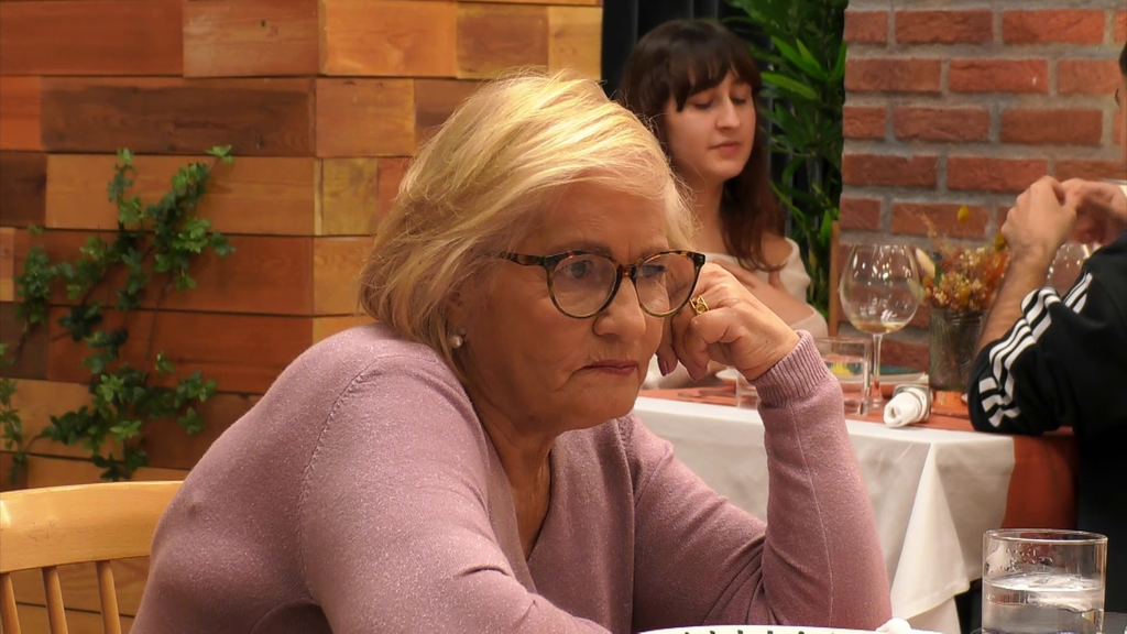 La insistencia de un hombre hace 'echar el freno' a su cita: "Luego le daré largas"