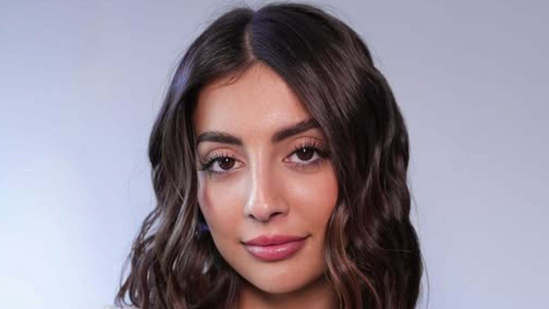 Las tres opciones de Marieta para peinados de novia con pelo corto: ondas, semirecogido y recogido