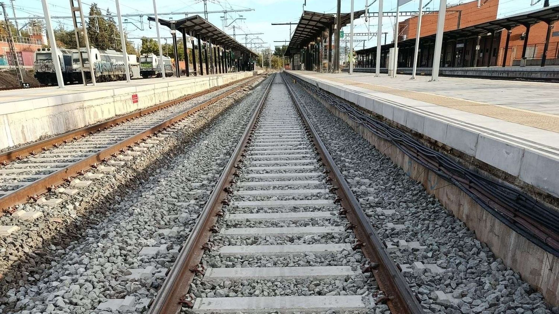 Maquinistas denuncian el riesgo de un tramo ferroviario entre Logroño y Haro: “Parte de la vía se está cayendo directamente al río”