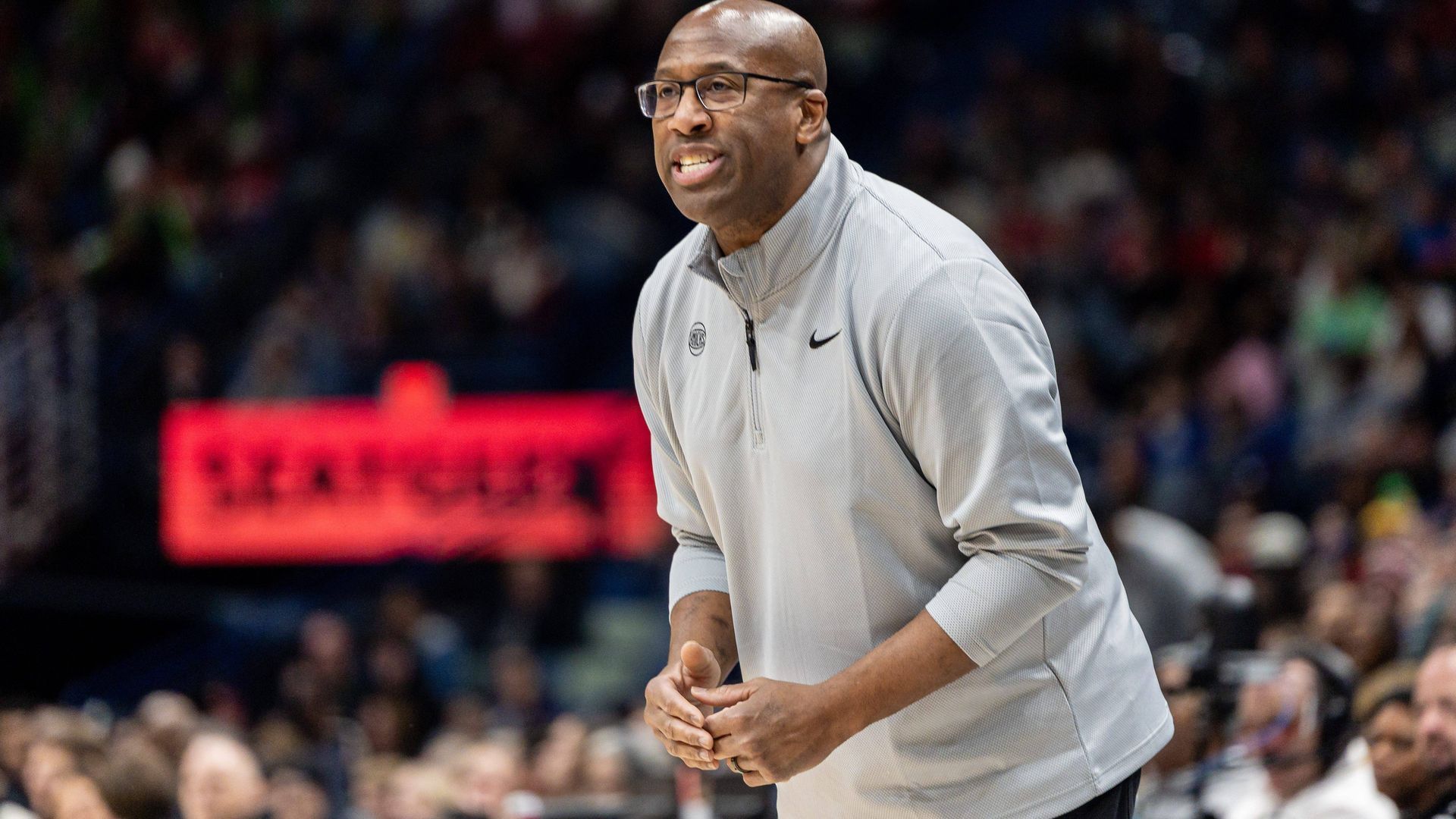 Mike Brown, entrenador de los New York Knicks