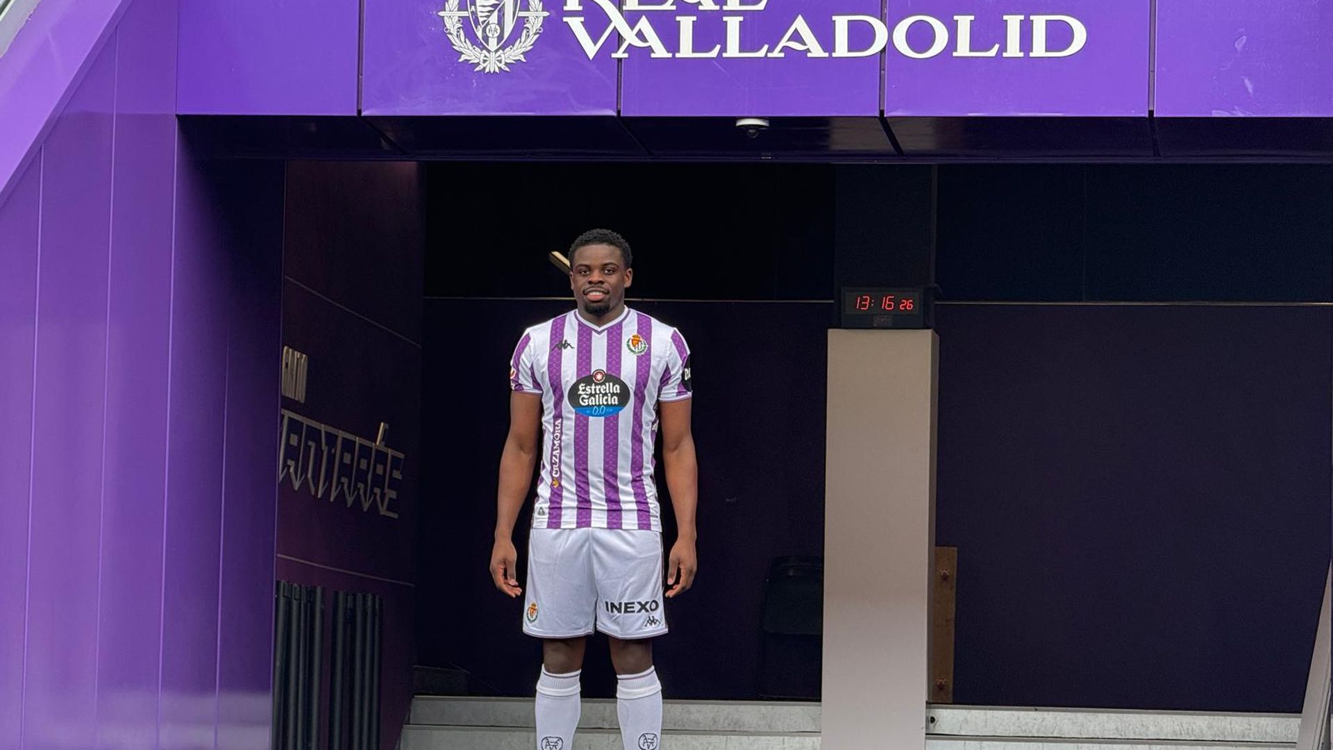 Noah Ohio, en su presentación como jugador del Real Valladolid. Noah Ohio, en su presentación como jugador del Real Valladolid.