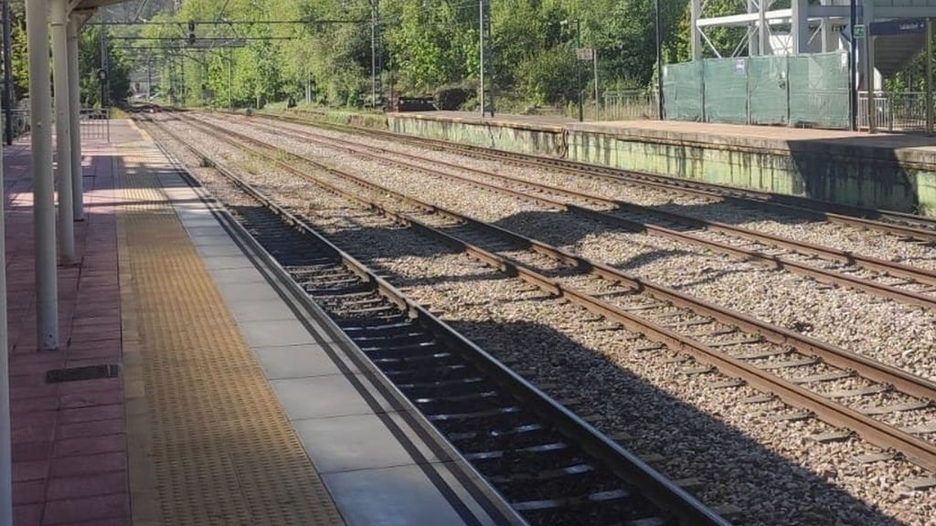 Choque de tren contra una grúa en Cartagena: hay varios heridos