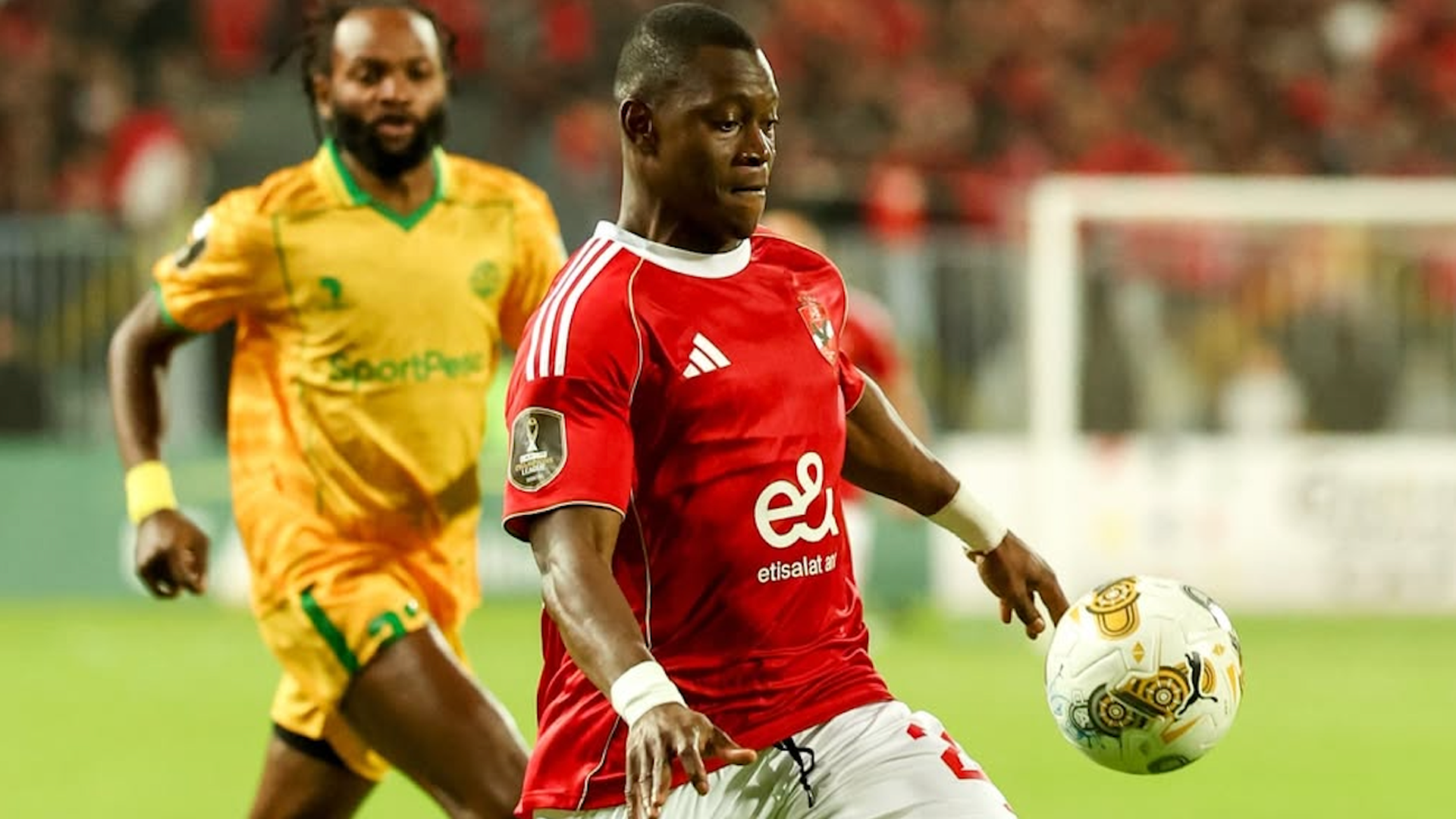 Aliou Dieng ante el Young Africans