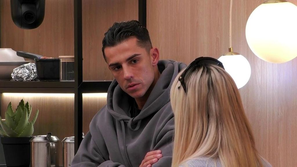 Andrea y Sonia reflexionan sobre las discusiones del italiano con Sandra: "Es una niña" GH DÚO GH DÚO 4 Top Vídeos 169
