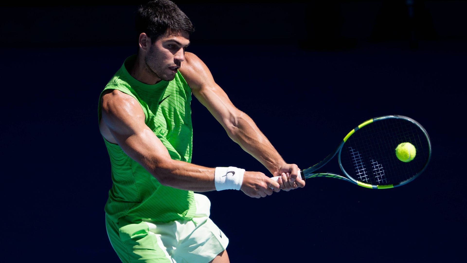 Carlos Alcaraz da un revés ante Moutet en Australia