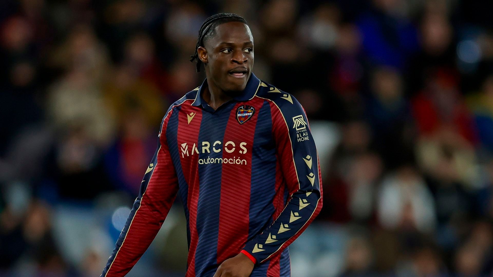 Etta Eyong ante el Elche