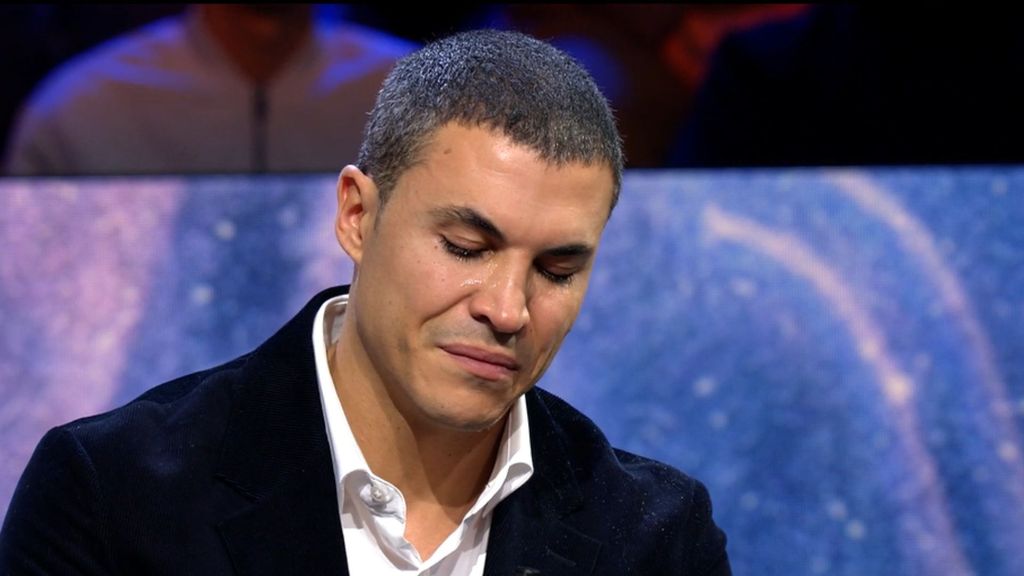 Kiko Jiménez se derrumba por completo al ver unas imágenes de su abuelo Paco: "No había vuelto a escuchar su voz"