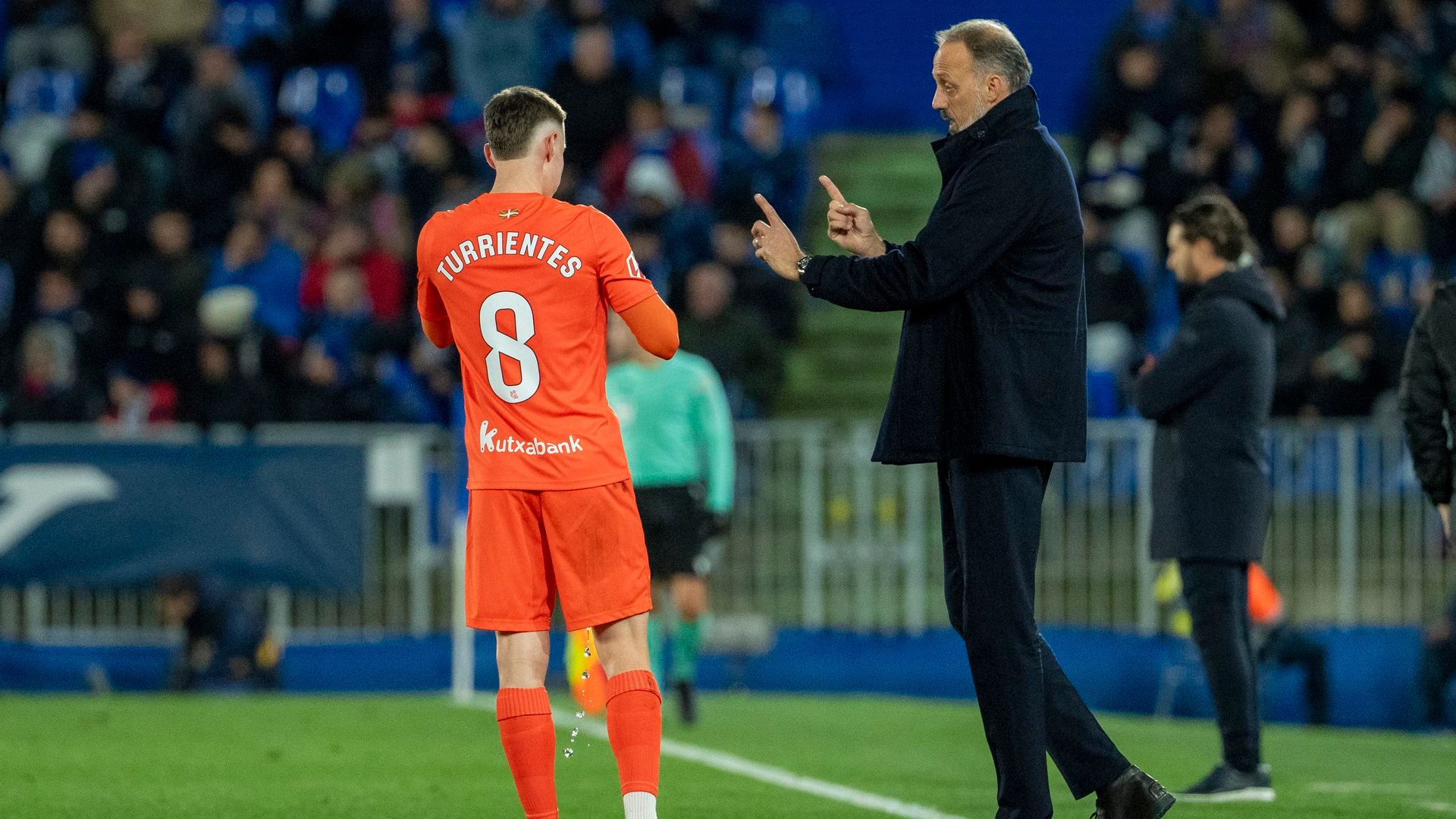 Pellegrino Matarazzo da instrucciones a Beñat Turrientes Pellegrino Matarazzo da instrucciones a Beñat Turrientes