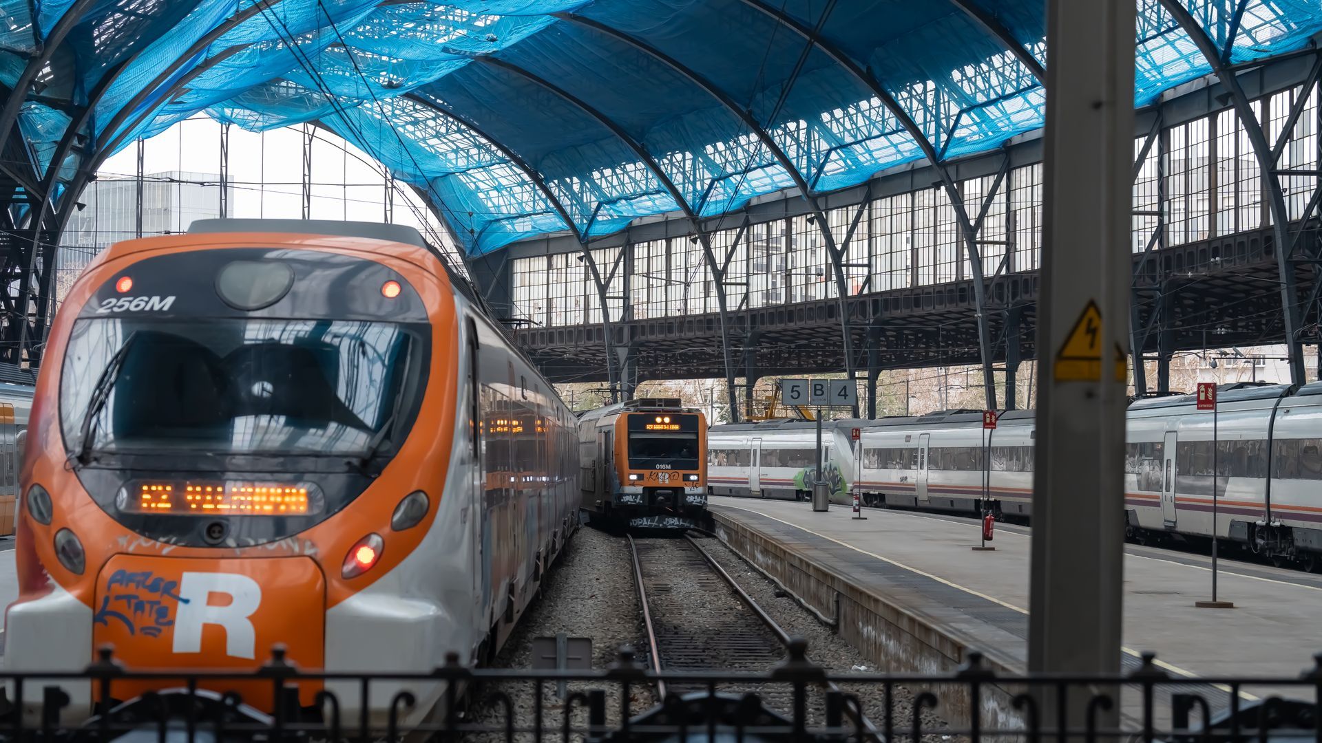 Rodalies restablece el servicio de cercanías en Cataluña tras dos días suspendido por el accidente mortal de Gelida, Barcelona