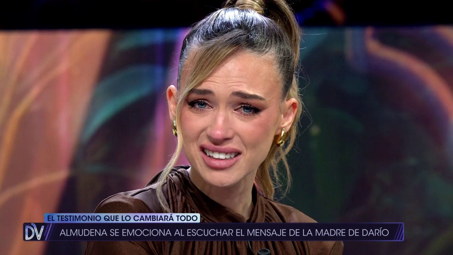Almudena se rompe al recibir una carta de parte de la madre de Darío