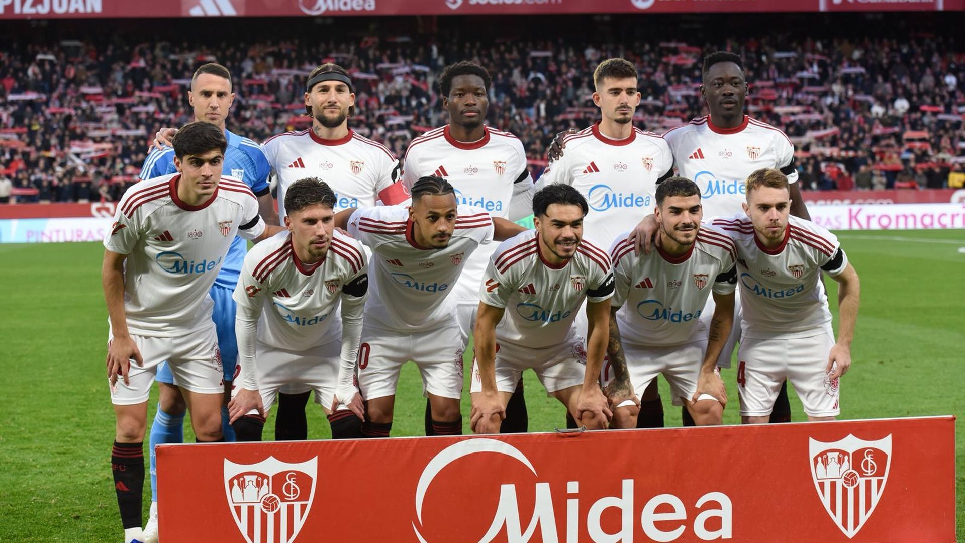El once local en el Sevilla-Athletic El once local en el Sevilla-Athletic