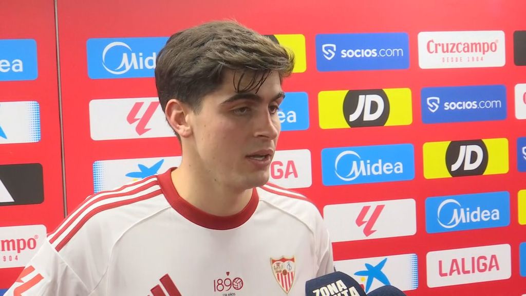 Juanlu deja en el aire su futuro en el Sevilla: "Todos sabemos las necesidades del club"