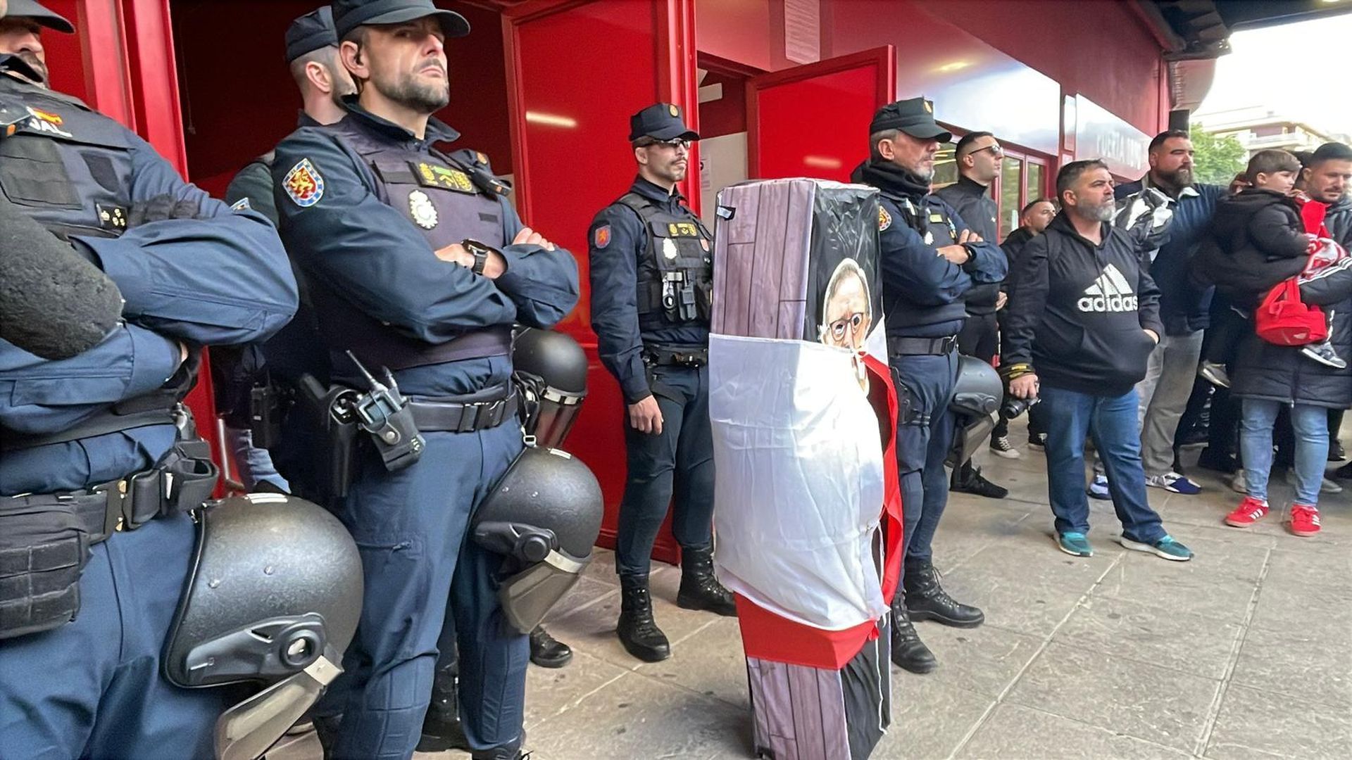 La protesta del sevillismo contra el consejo